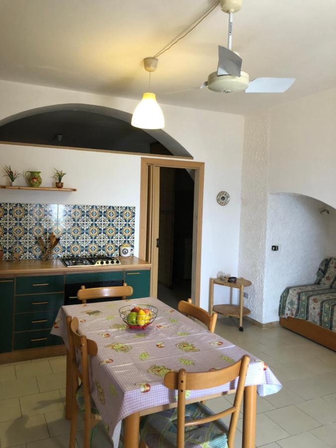 Hostel Beach House Giardini-Naxos Buitenkant foto