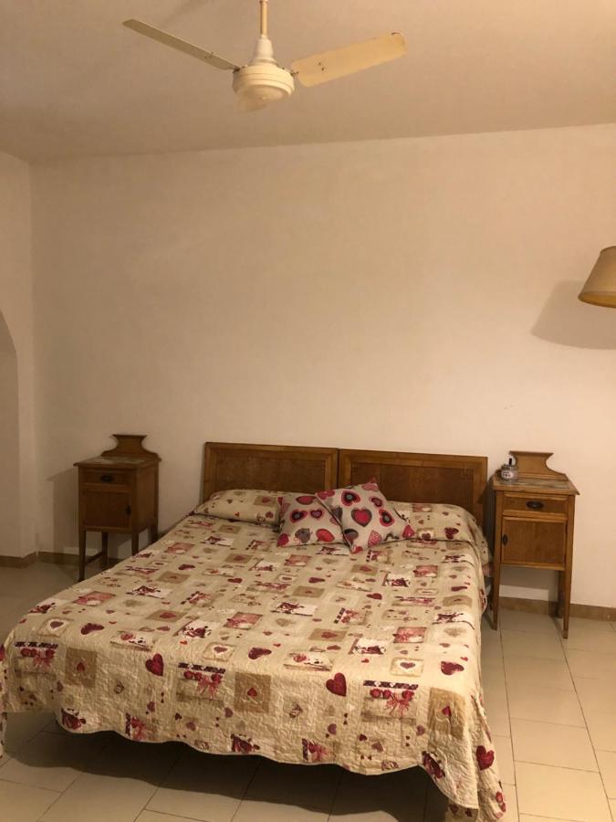 Hostel Beach House Giardini-Naxos Buitenkant foto