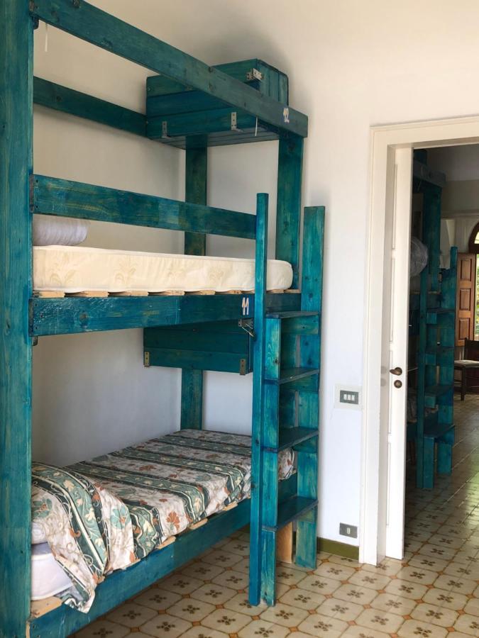Hostel Beach House Giardini-Naxos Buitenkant foto